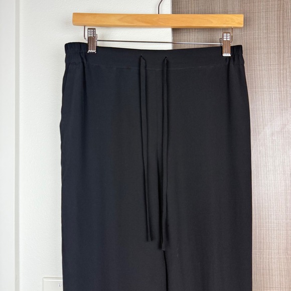 Lillysilk Black Elastic Waist Silk Jogger - Picture 3 of 11